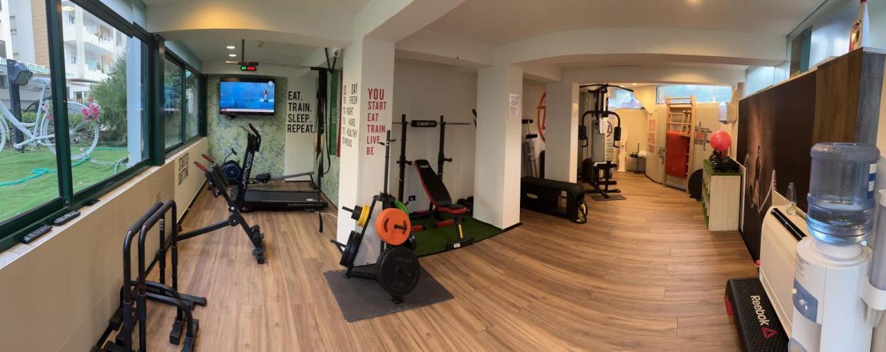 Hotel Montecarlo - Vista Mare Con Piscina & Area Fitness Riccione Buitenkant foto